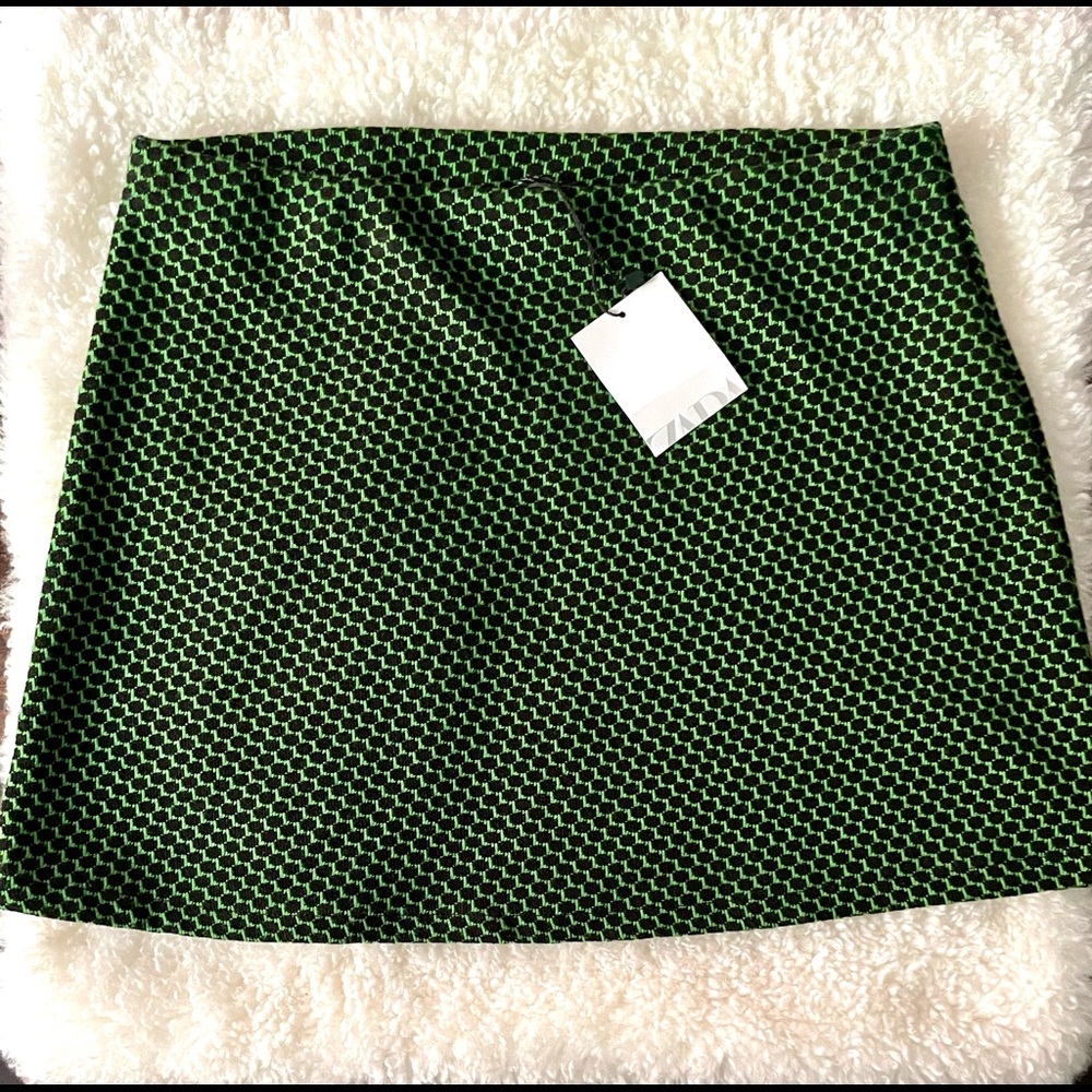 ZARA NWT Mini Green/ Black Skirt Size M/L